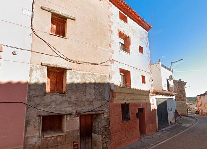Casas en venta y pisos alquiler - 2