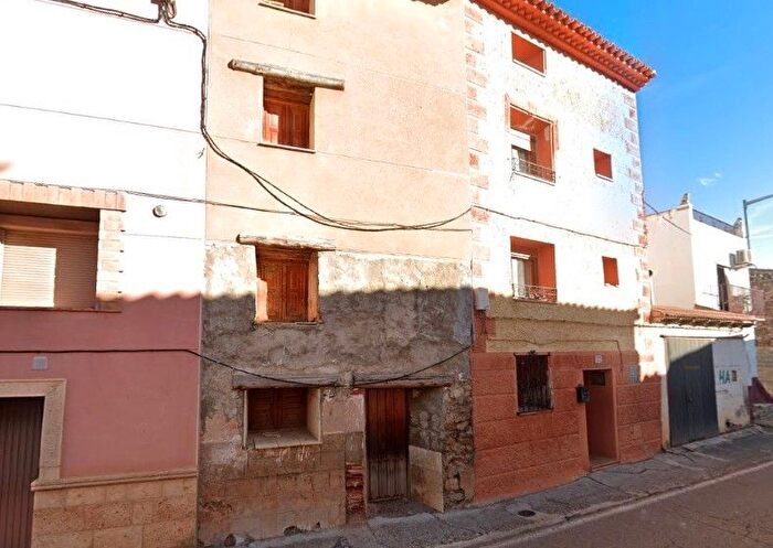 Casas en venta y pisos alquiler - 3