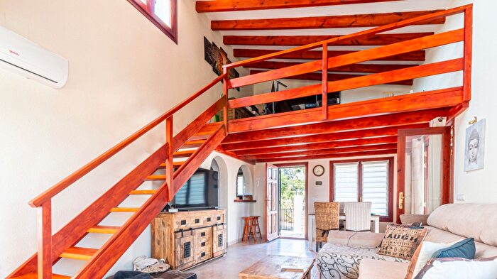Casas en venta y pisos alquiler - 3