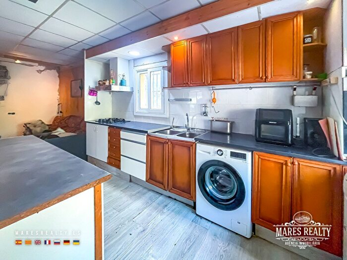Casas en venta y pisos alquiler - 1