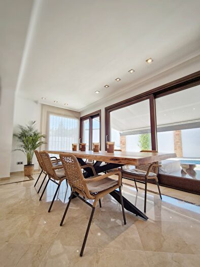 Casas en venta y pisos alquiler - 3