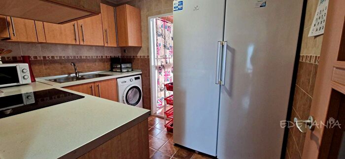 Casas en venta y pisos alquiler - 3