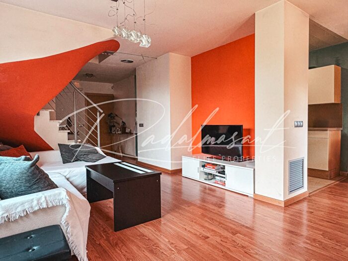 Casas en venta y pisos alquiler - 3