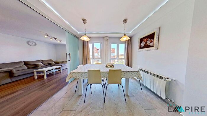 Casas en venta y pisos alquiler - 1