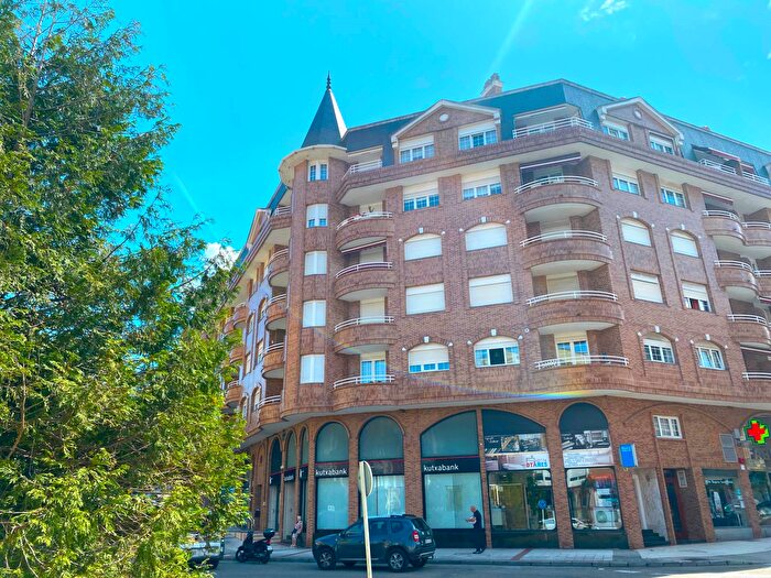 Casas en venta y pisos alquiler - 1