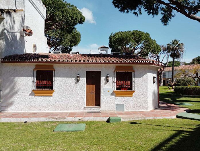 Casa en venta en Marbella Centro, Divina Pastora de 3 habitaciones