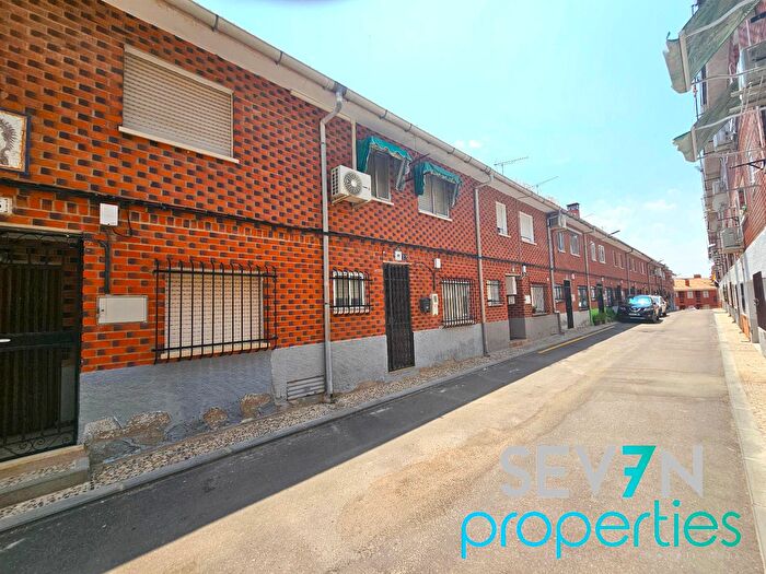 Casas en venta y pisos alquiler - 1