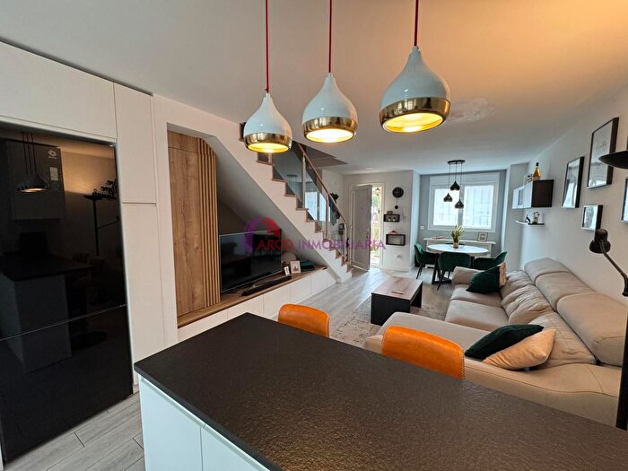 Casas en venta y pisos alquiler - 3