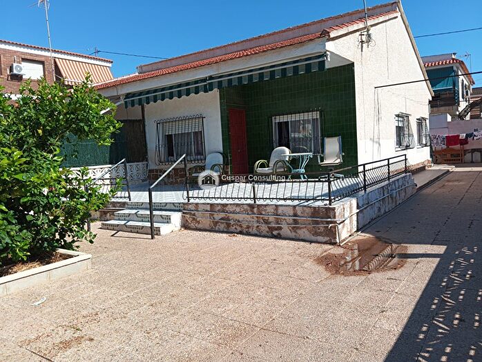 Casas en venta y pisos alquiler - 1