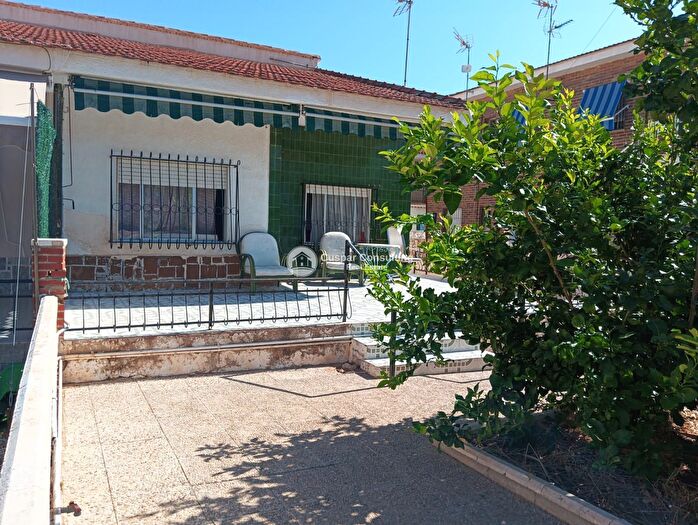 Casas en venta y pisos alquiler - 3