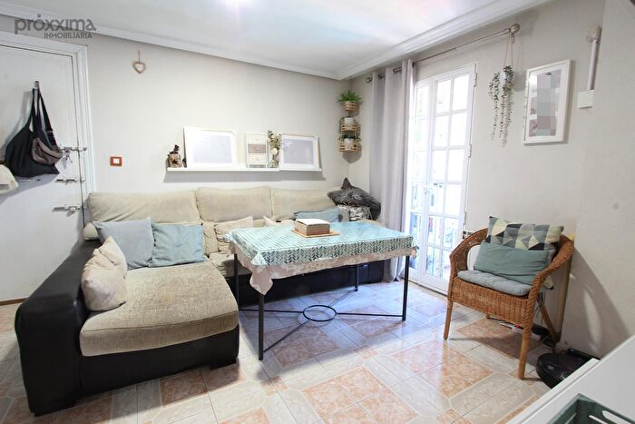 Casas en venta y pisos alquiler - 1