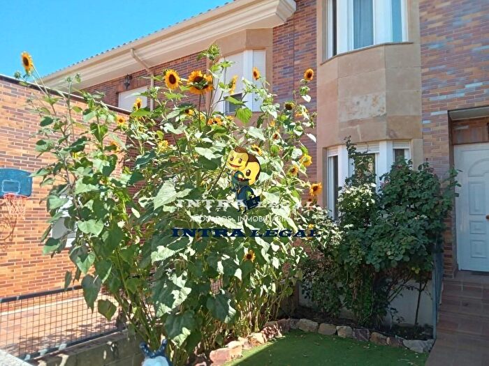 Casa en venta en Carrascal de Barregas, Salamanca de 5 habitaciones