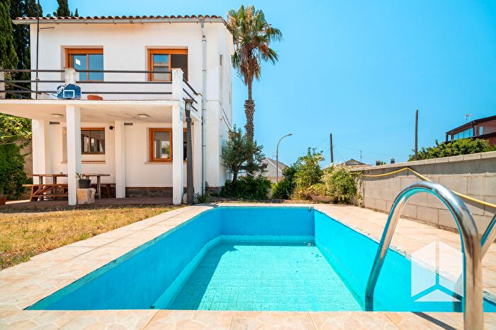 Casa en venta en Torrent Ballester, Viladecans de 4 habitaciones