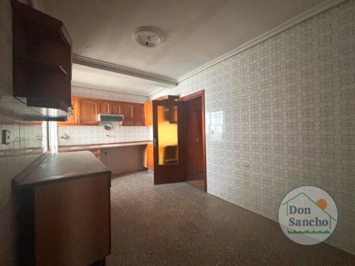Casas en venta y pisos alquiler - 3