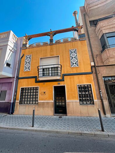 Casas en venta y pisos alquiler - 1