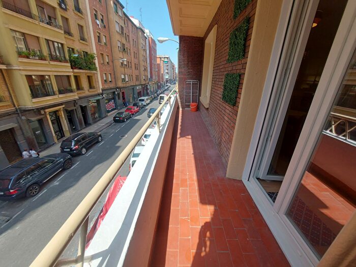 Casas en venta y pisos alquiler - 3