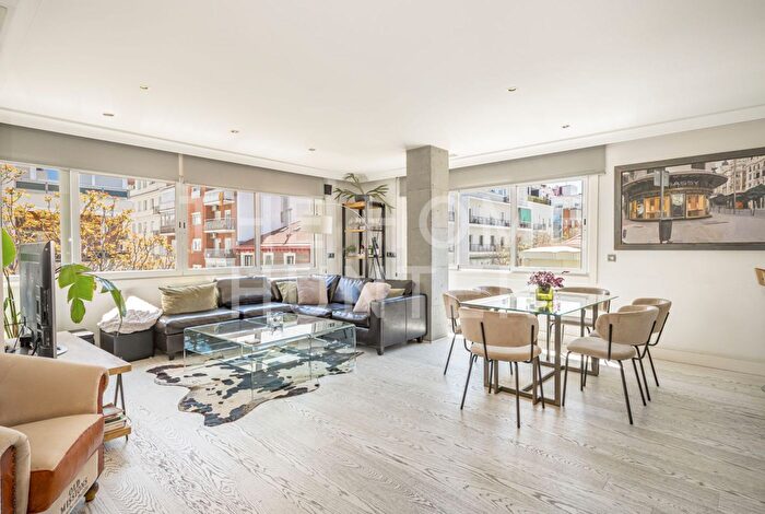 Piso en venta en Barrio de Salamanca, Castellana de 3 habitaciones
