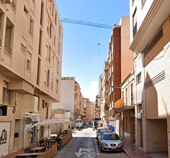 Casas en venta y pisos alquiler - 1