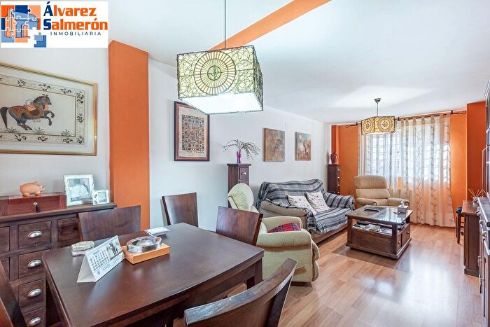 Casas en venta y pisos alquiler - 3