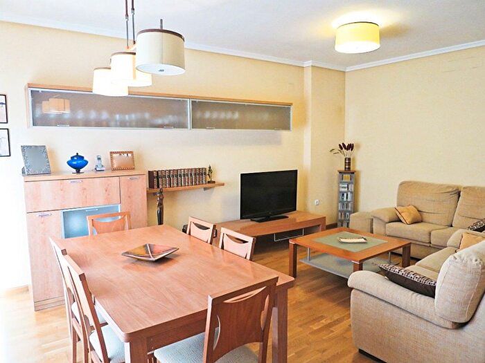 Casas en venta y pisos alquiler - 1