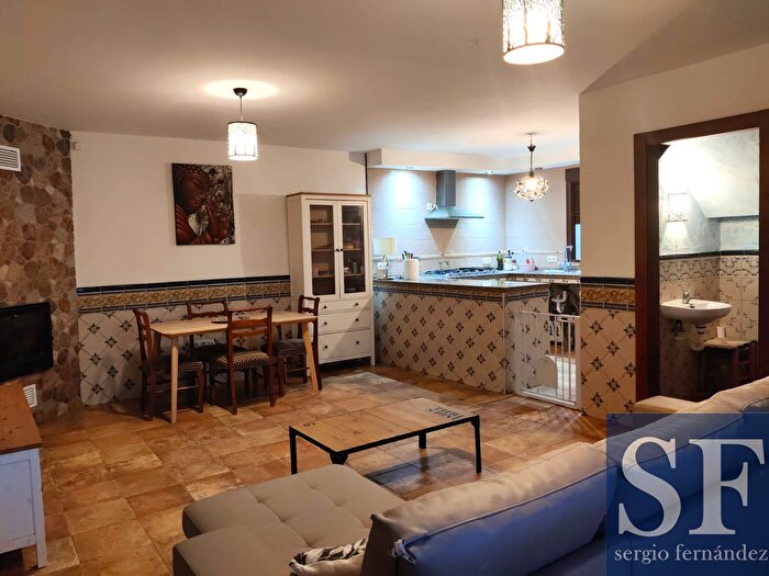 Casas en venta y pisos alquiler - 2