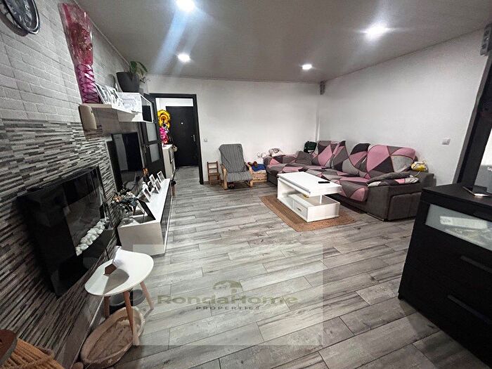 Casas en venta y pisos alquiler - 3