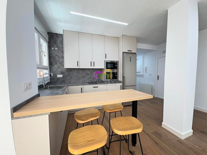 Casas en venta y pisos alquiler - 3