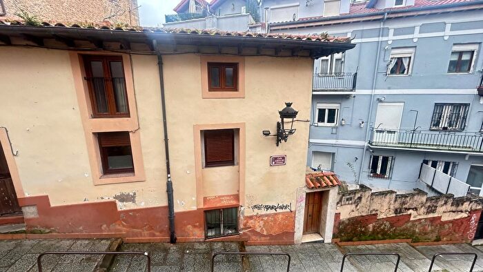 Casas en venta y pisos alquiler - 2