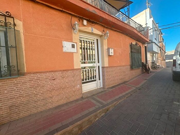 Casas en venta y pisos alquiler - 3