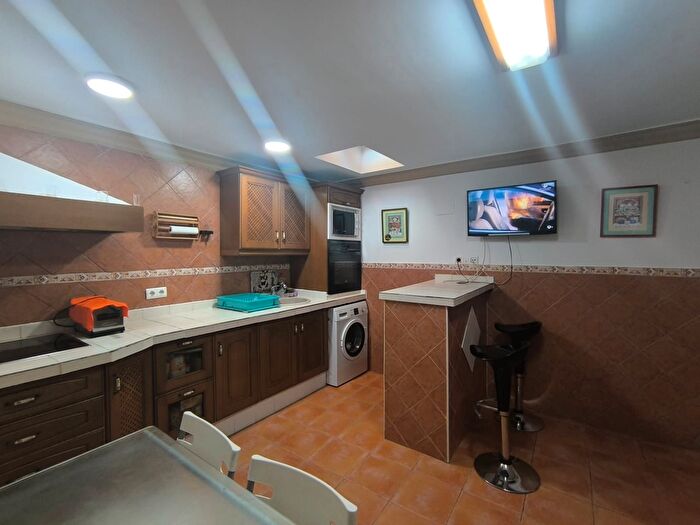 Casas en venta y pisos alquiler - 1