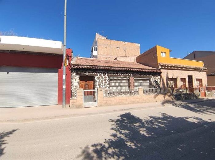 Casas en venta y pisos alquiler - 2