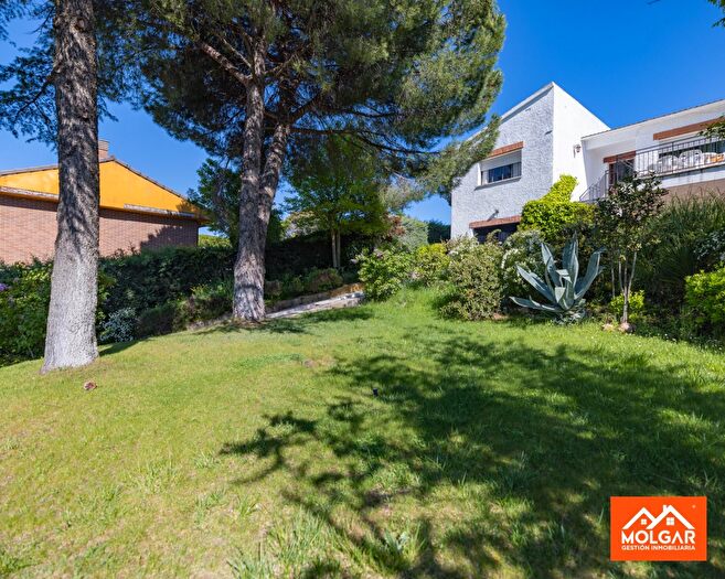 Casa en venta en El Casar, Guadalajara de 3 habitaciones