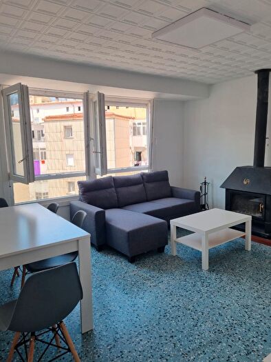 Casas en venta y pisos alquiler - 3
