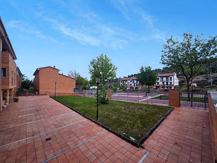 Casas en venta y pisos alquiler - 1