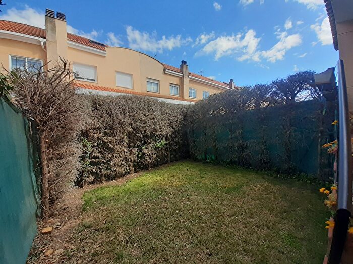 Casas en venta y pisos alquiler - 3