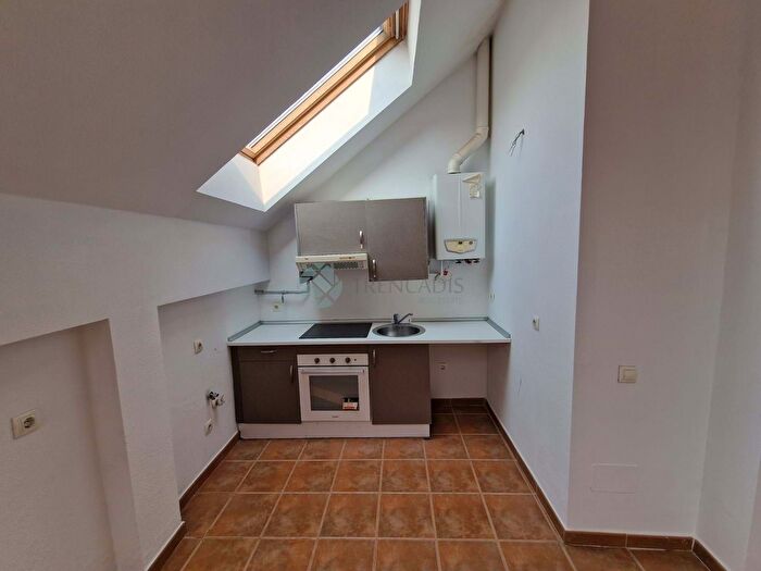 Casas en venta y pisos alquiler - 3