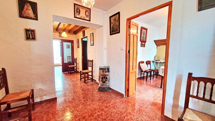 Casas en venta y pisos alquiler - 1