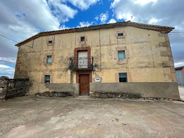 Casa en venta en Castilla y León, Soria de 6 habitaciones