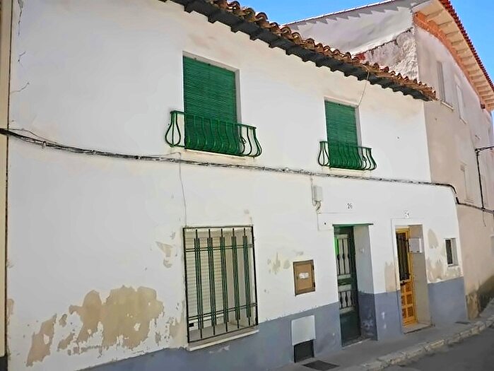 Casas en venta y pisos alquiler - 1
