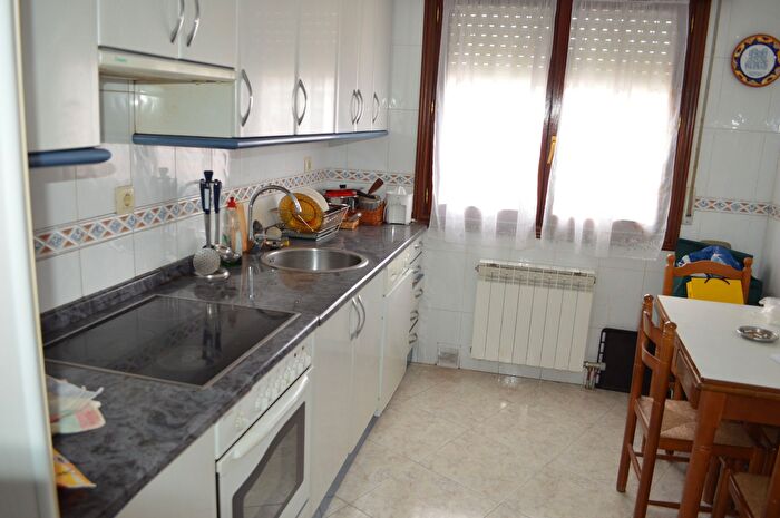 Casas en venta y pisos alquiler - 1