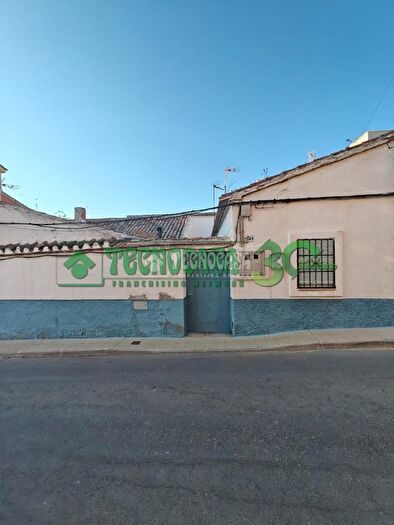 Casa en venta en Bargas, Toledo de 2 habitaciones