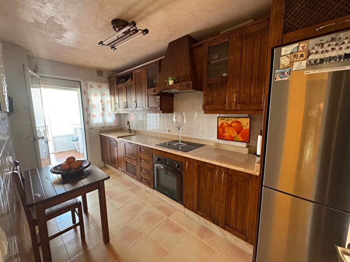 Casas en venta y pisos alquiler - 2