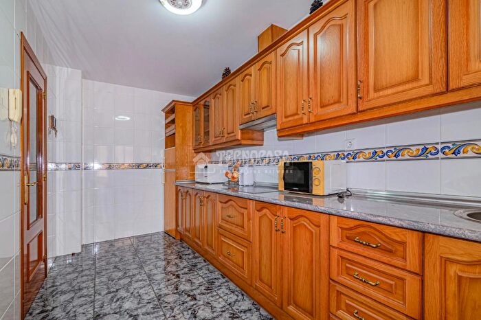 Casas en venta y pisos alquiler - 2