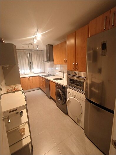 Casas en venta y pisos alquiler - 2