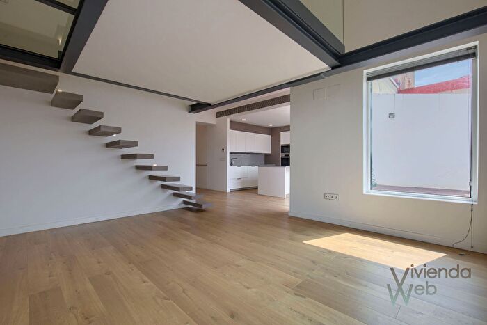 Casas en venta y pisos alquiler - 3