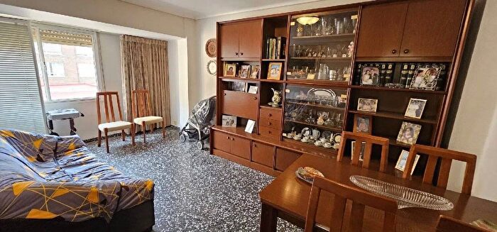 Casas en venta y pisos alquiler - 2