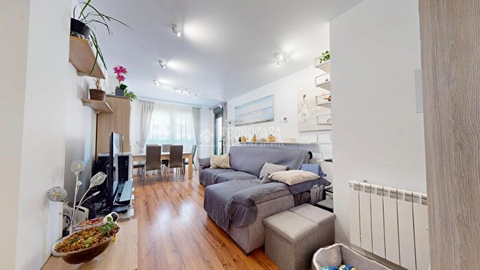Casas en venta y pisos alquiler - 3