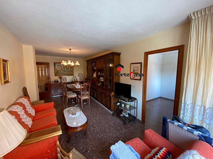 Casas en venta y pisos alquiler - 3