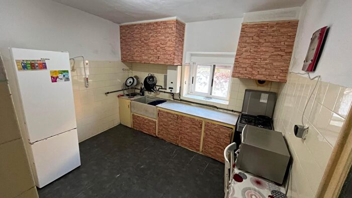 Casas en venta y pisos alquiler - 2