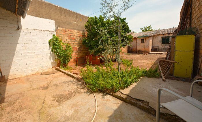 Casas en venta y pisos alquiler - 3